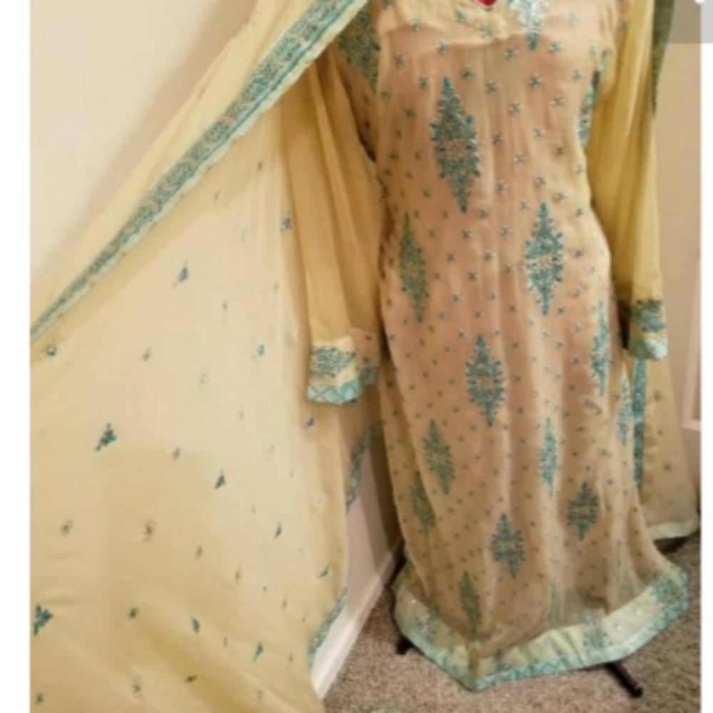 Pakistani clothes shalwar kameez